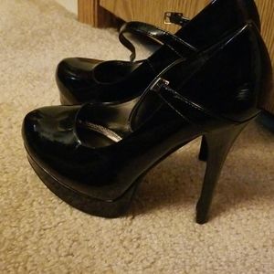 Women's size 7.5 Chinese Laundry brand heels
